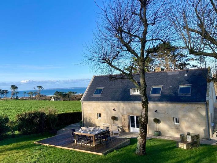 Maison de vacances pour 6 personnes, avec Balcon et Jacuzzi ainsi que Terrasse et Jardin à Plonévez-Porzay