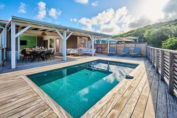 Cottage pour 6 personnes, avec jardin et piscine dans Pointe Faula