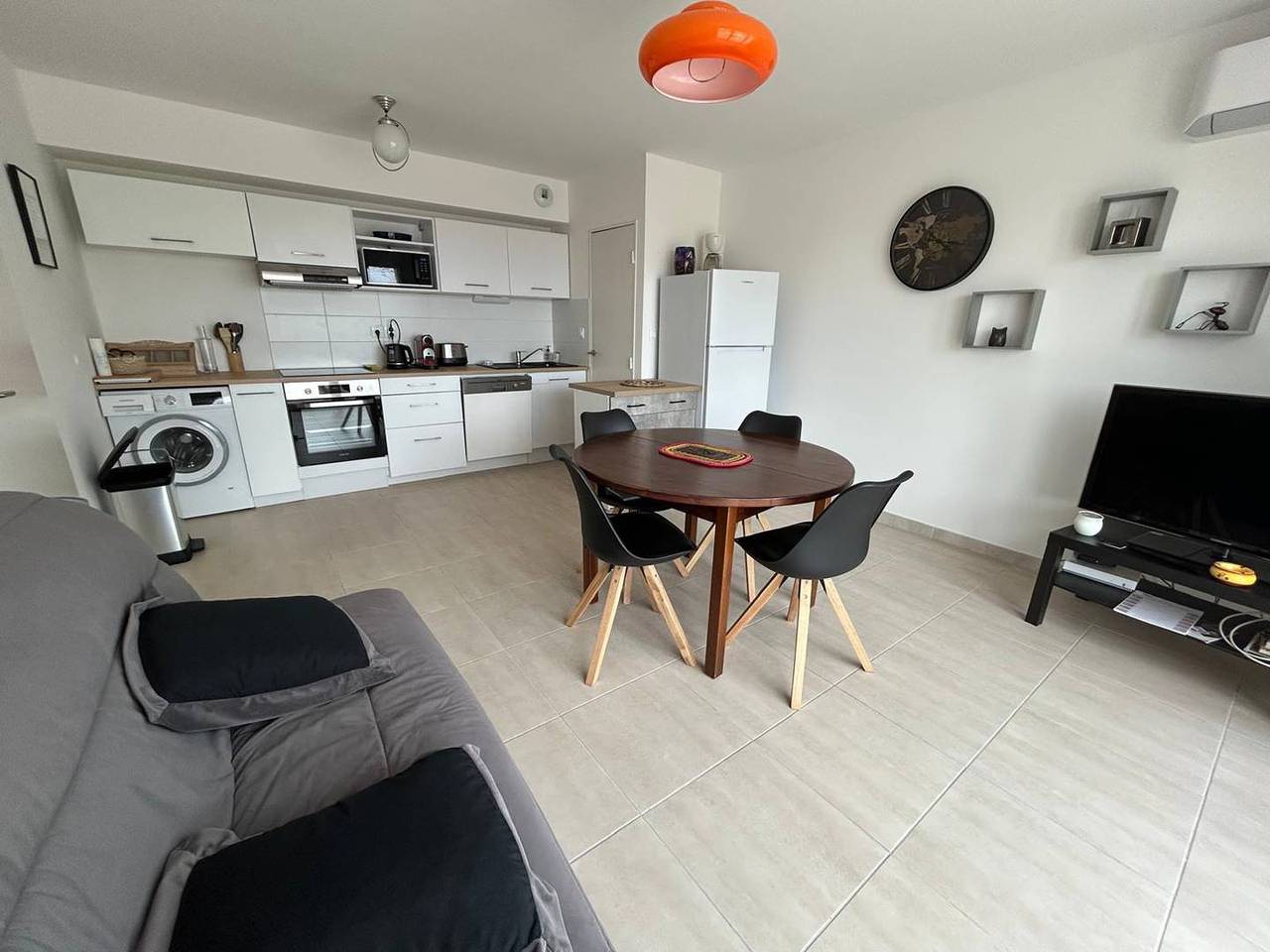 Appartement de vacances entier, Bel Appartement Dans Une Residence Avec Parking et Ascenseur in Sérignan, Côte méditerranéenne (France)
