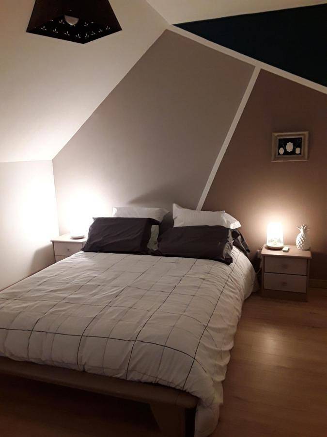 Chambre d’hôte pour 3 personnes, avec Balcon et Terrasse ainsi que Jardin et Vue