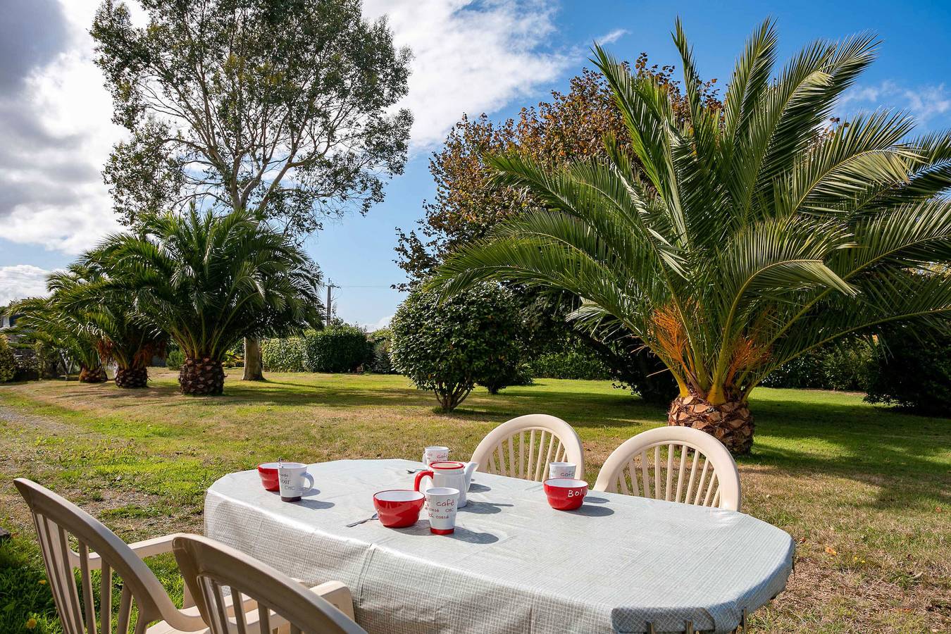 Holiday Home 'Yvonne' with Private Garden and Wi-Fi in Plouha, Côte de Goëlo