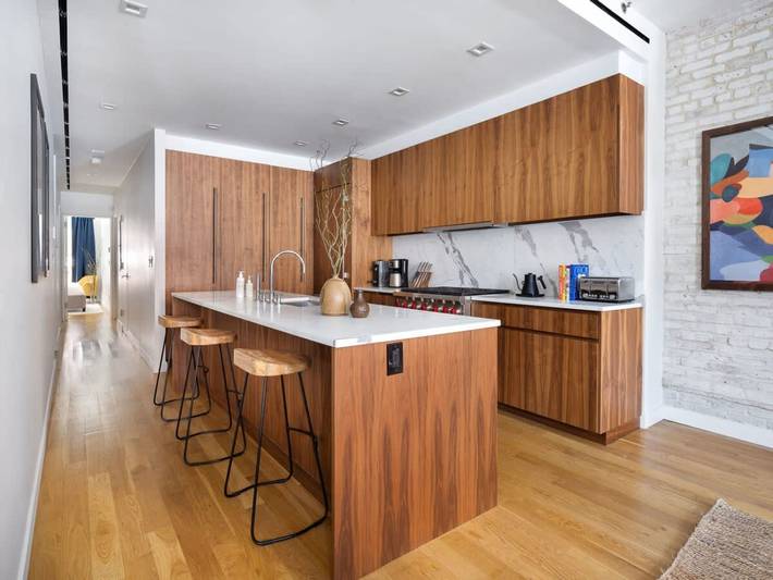 Vacation rental for 4 people, with yard and balcony, kid friendly in Lower Manhattan