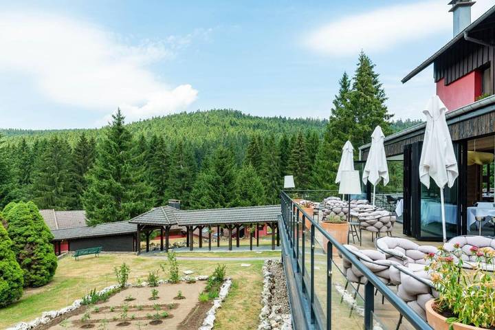 Hôtel pour 2 personnes, avec Jacuzzi et Terrasse ainsi que Jardin et Piscine