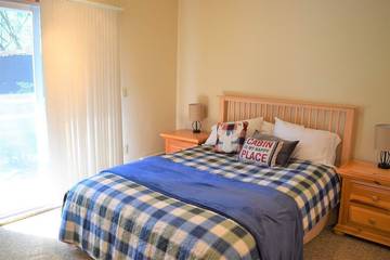 Log Cabin for 6 Guests in Packwood (WA), Cascade Range, Picture 3