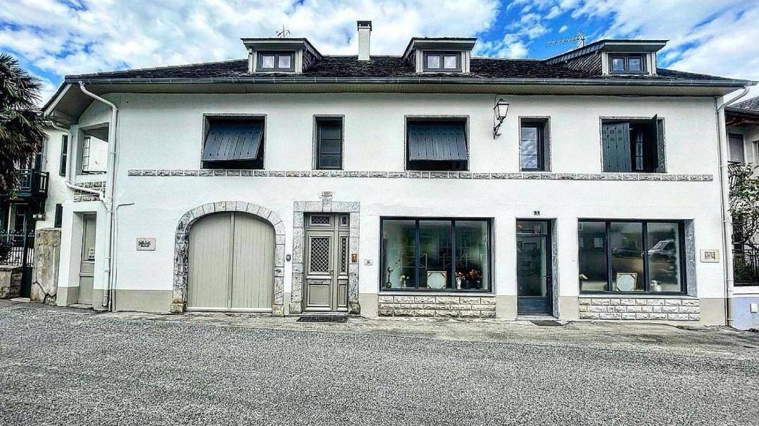Chambres d'hôtes Chez Valérie Garage motos et vélos in Arette, Béarn