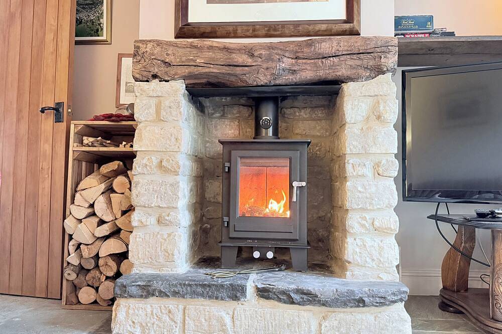 4 Star Cotswold Stone Cottage in Winchcombe, Gloucestershire