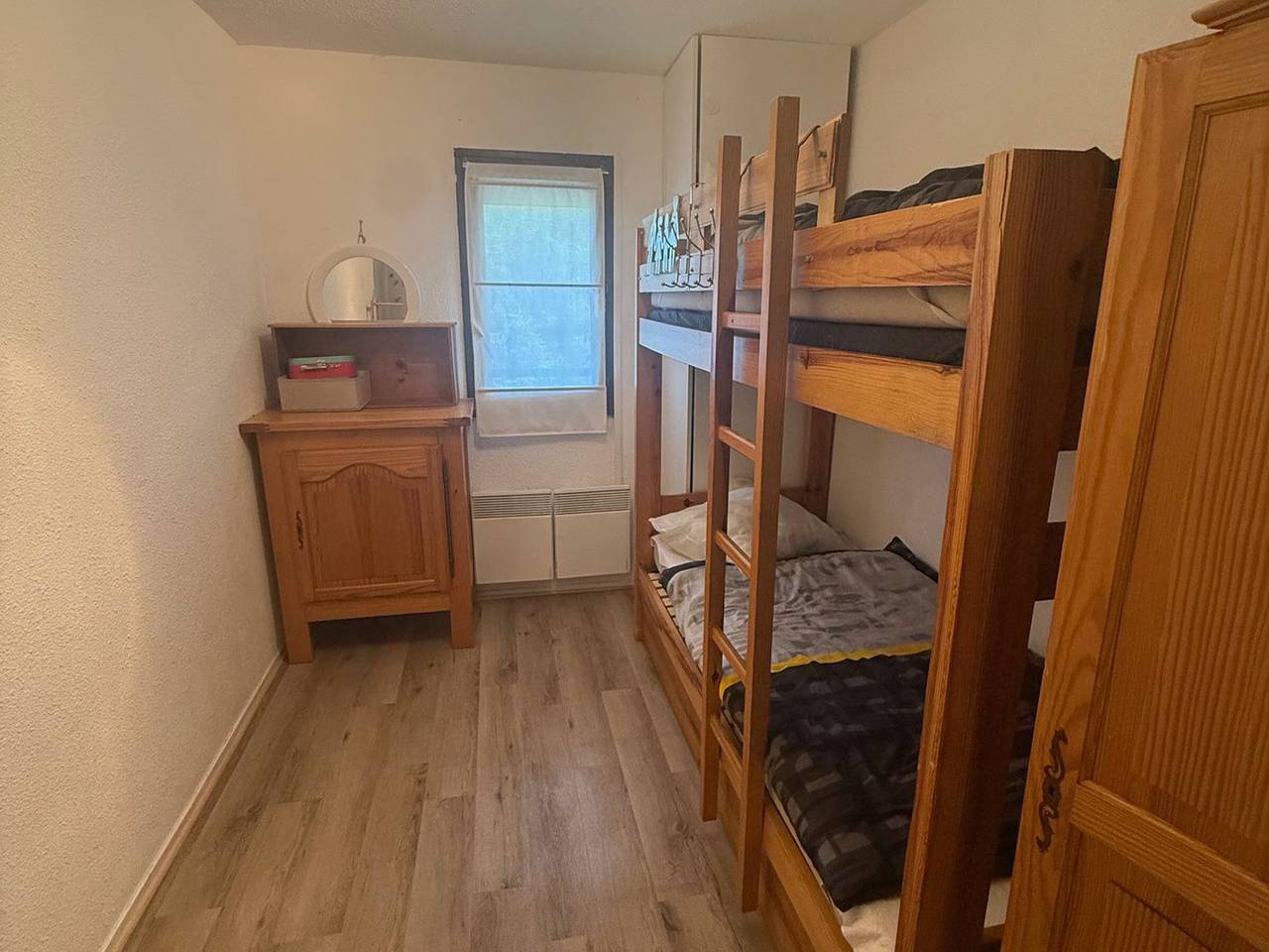 Ganze Wohnung, 2-Zimmer-Kabinenwohnung an der Piste, Balkon, Nichtraucher in Prapoutel, Les Adrets