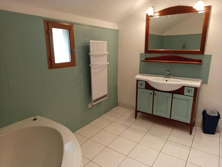 Location de vacances pour 7 personnes, avec piscine et jardin, animaux acceptés à Brens - 3