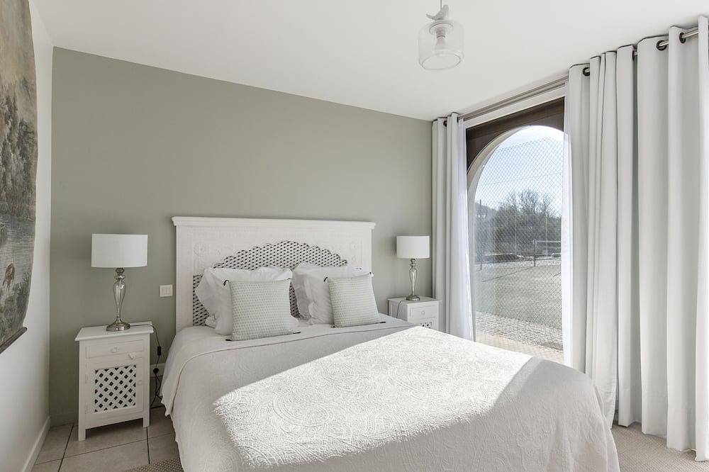 Annie habitaciones - Tenis, piscina, tenis, playa, vistas al mar in Villerville, Region de Lisieux