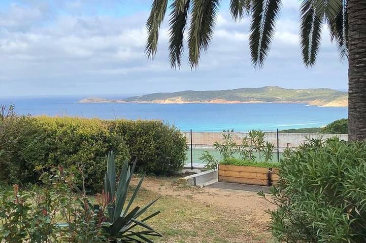 Appartement de vacances pour 4 personnes, avec piscine et jardin