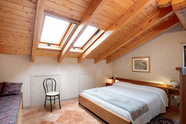 Apartamento inteiro, Apartamento 'Mansarda Margherita' com Vista de Montanha & Wi-Fi in Gozzano, Novara (província)
