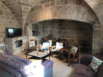 Gîte pour 6 personnes, avec vue et terrasse à Burzet