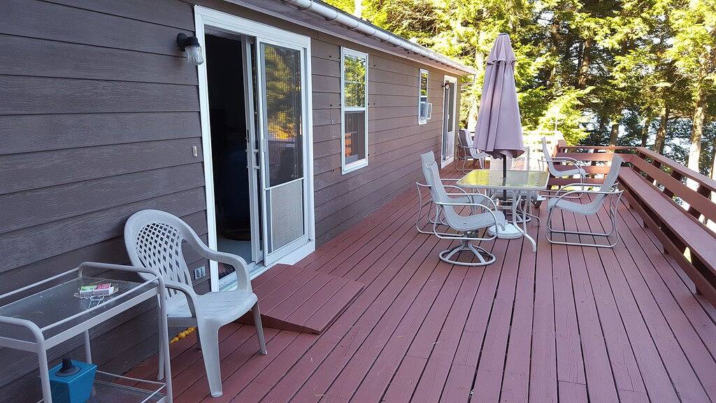 Waterfront Winnipesaukee Lake House mit Dock, Deck und Aussicht in Moultonborough, Lake Winnipesaukee