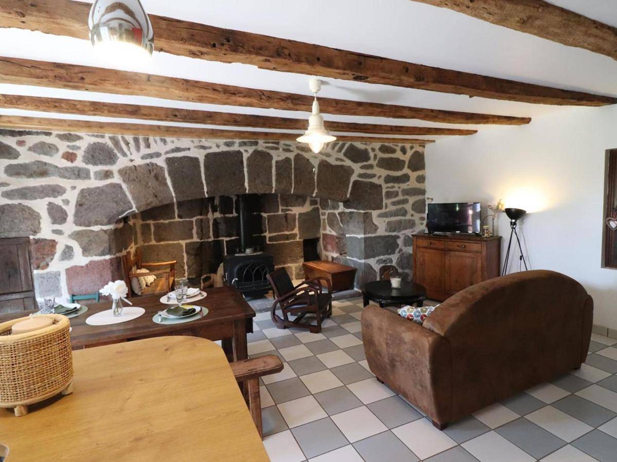 Maison de caractère au calme, 2 chambres, terrasse et jardin, proche rando et ski - Moussages - Fr-1-742-240 in Moussages, Parc naturel régional des Volcans d'Auvergne