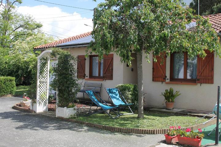 Gîte pour 5 personnes, avec Balcon/Terrasse ainsi que Terrasse et Jardin