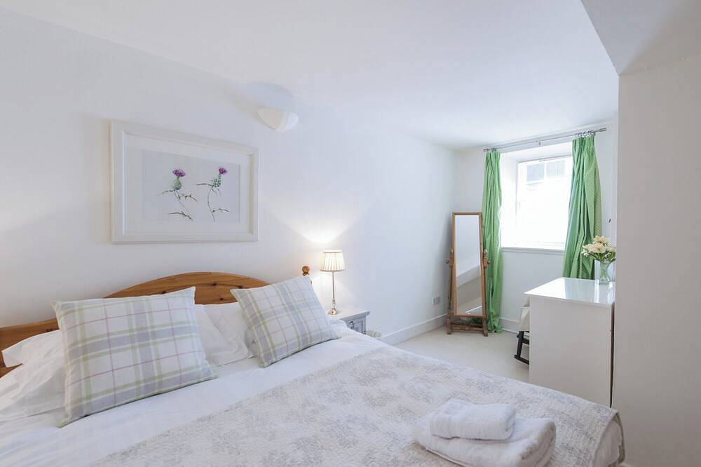 3 bedroom accommodation in Edinburgh in Edinburgh, Edinburgh and Lothian
