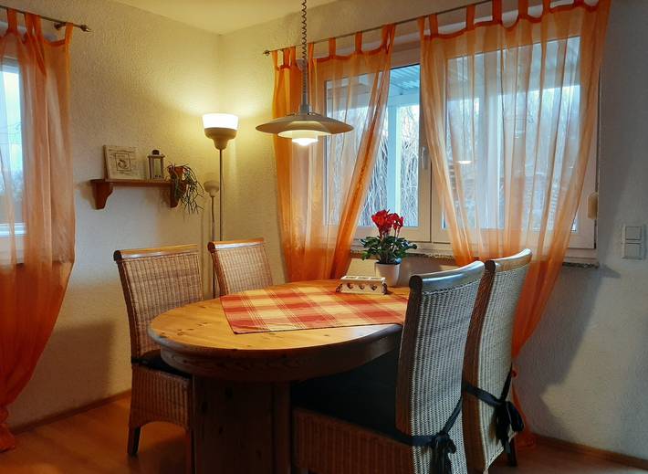 Ganze Ferienwohnung, Ferienwohnung Raisa Fischer - Ferienwohnung Raisa Fischer, 45qm, 1 Schlafzimmer, max. 4 Personen in Allensbach, Untersee