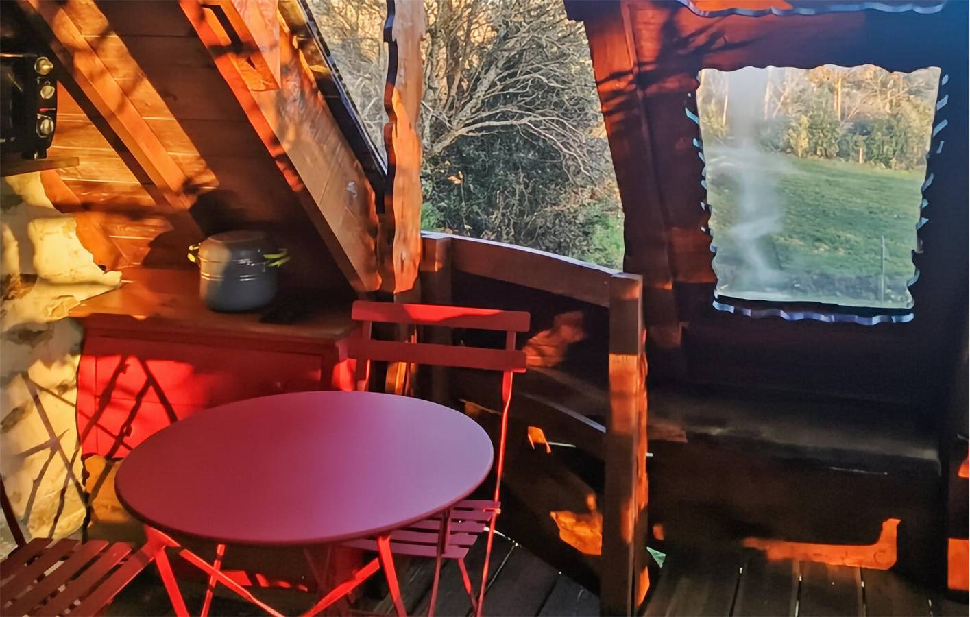 Appartement de vacances entier, Appartement à l'étage supérieur avec parking et propriétaire sur place in Rosporden, Région de Quimper