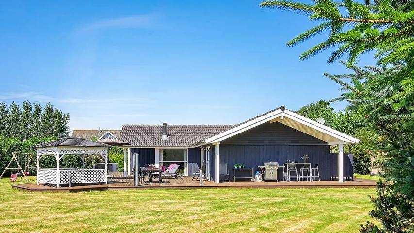 Ferienhaus für 9 Personen, mit Whirlpool und Terrasse auf Bornholm
