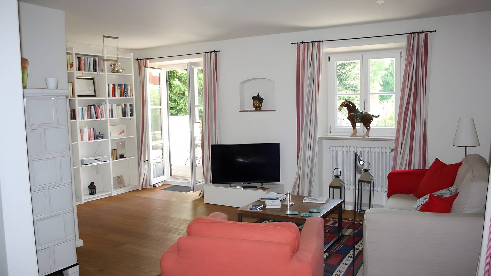 Ganze Wohnung, Sehr ruhig, idyllisch, große Terrasse und Gemeinschaftsgarten in Gstadt am Chiemsee, Chiemsee