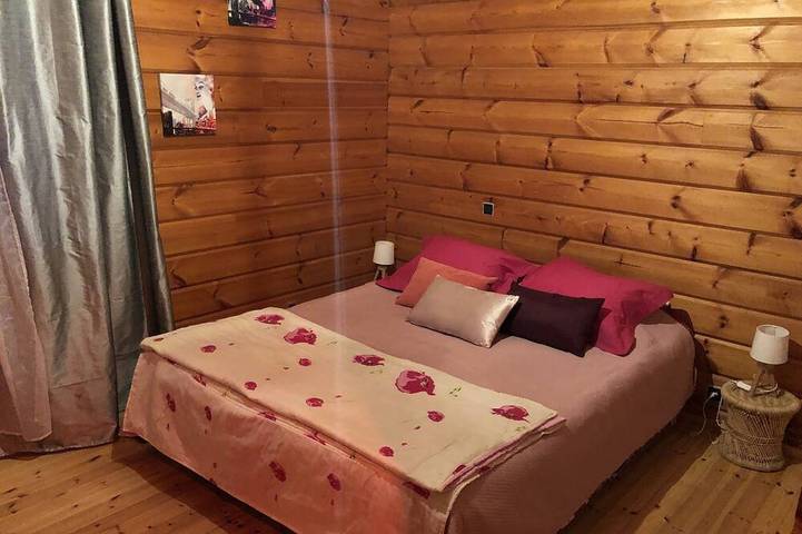 Gîte pour 2 personnes, avec jardin ainsi que jacuzzi et piscine à Peri - 3