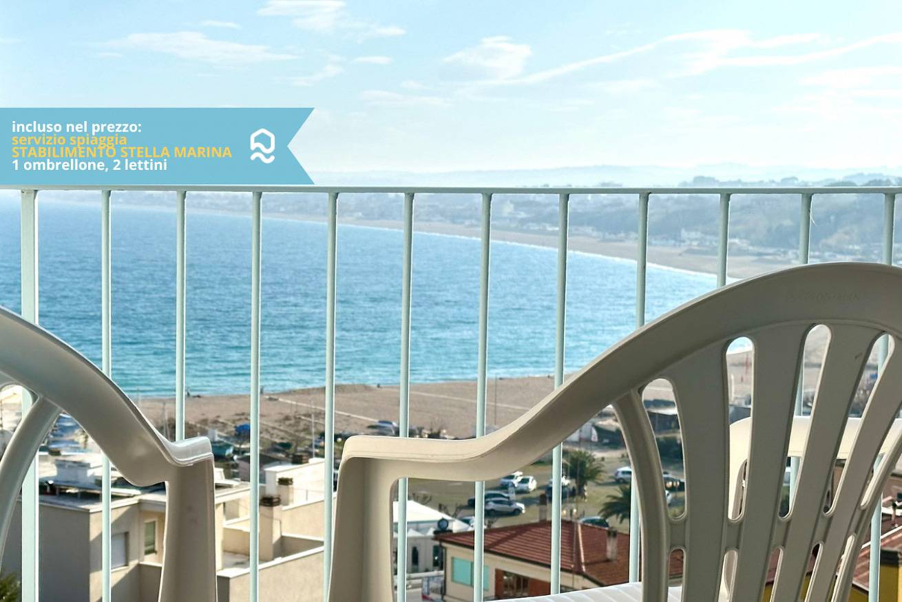 Entire apartment, N254 - Numana, sky-earth with a wonderful garden overlooking the sea in Numana, Riviera del Conero
