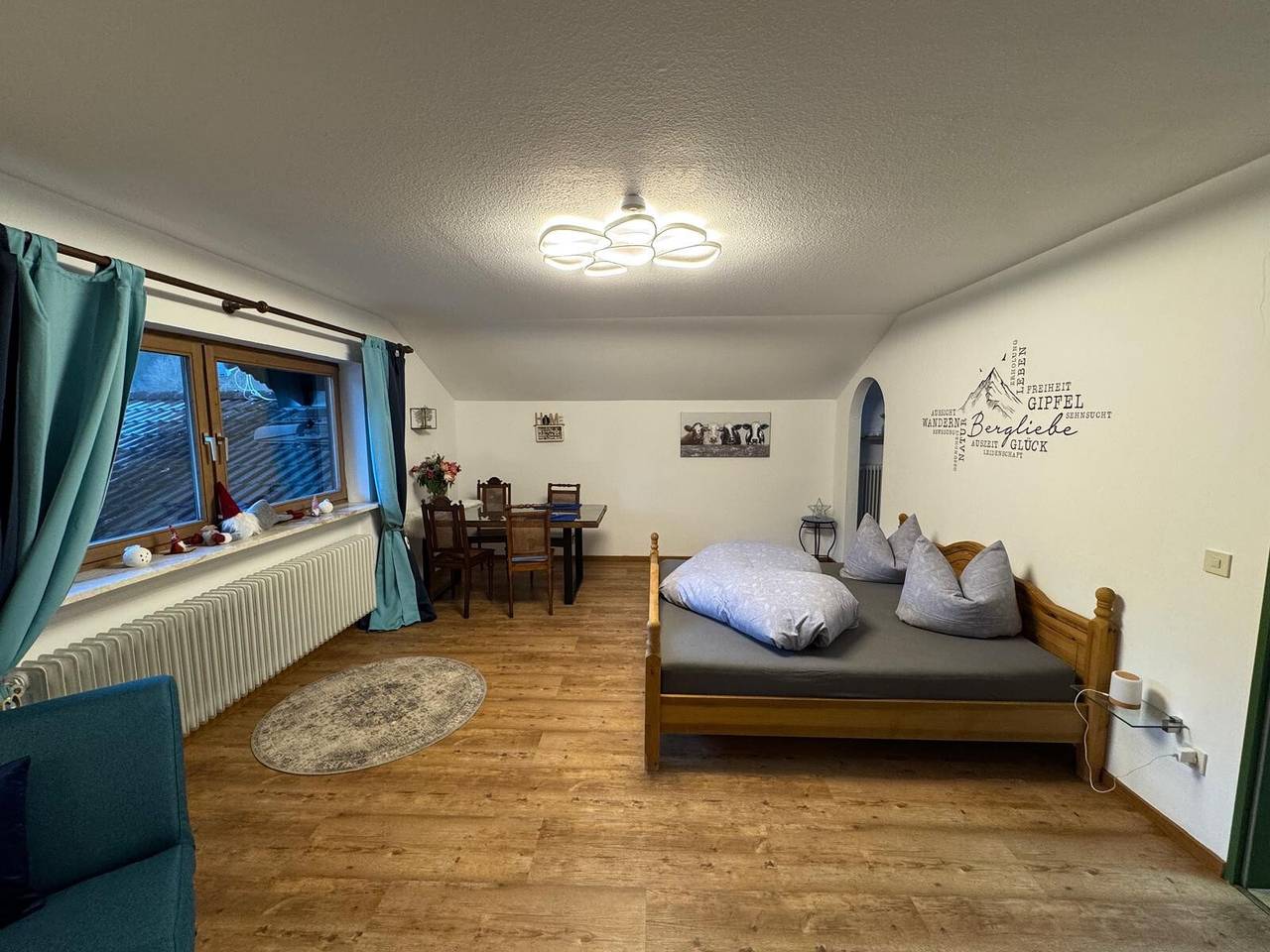 Entire studio, Studio Apartment 'Aschaubichl - Narzisse' with Mountain View and Wi-Fi in Grainau, Eibsee