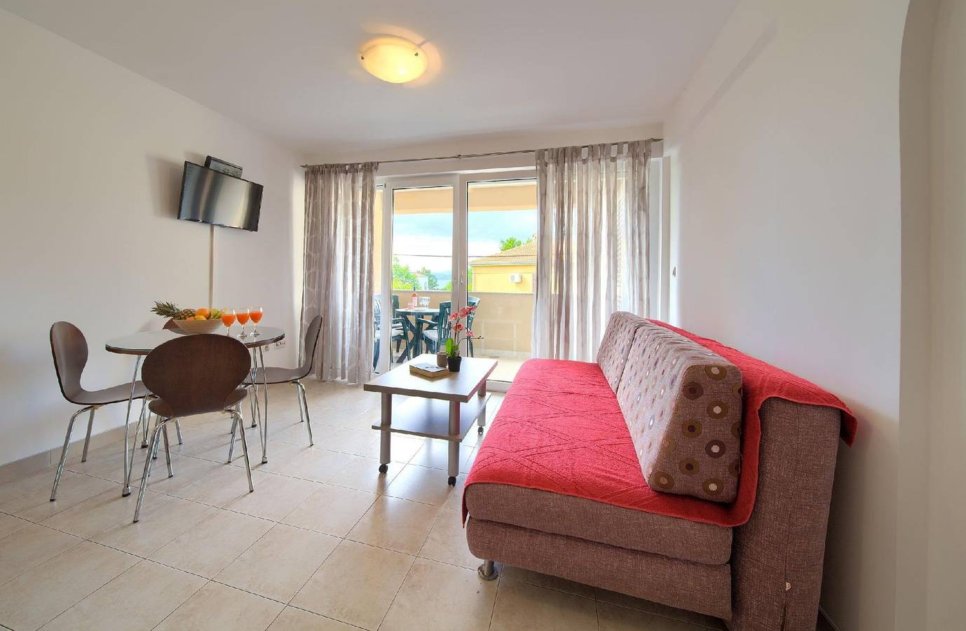 Ganze Ferienwohnung, Appartement mit Terrasse in Silo (Krk), Krk