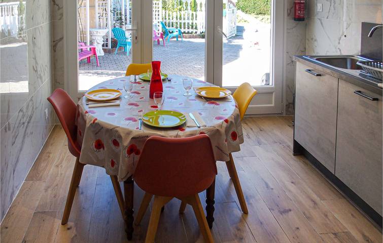 Appartement mit Bergblick, TV, Gefrierschrank, Garten und Internet in Pierre-Châtel, Vercors