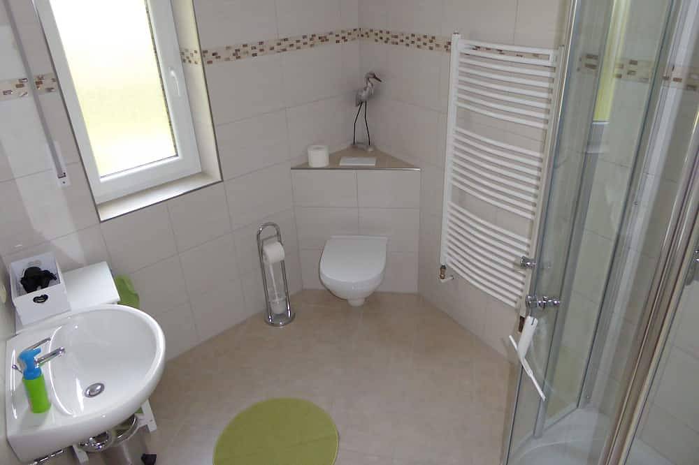 Ganze Wohnung, 70qm große Ferienwohnung mit zwei Schlafzimmern mit Terrasse in Berg (Oberfranken), Landkreis Hof