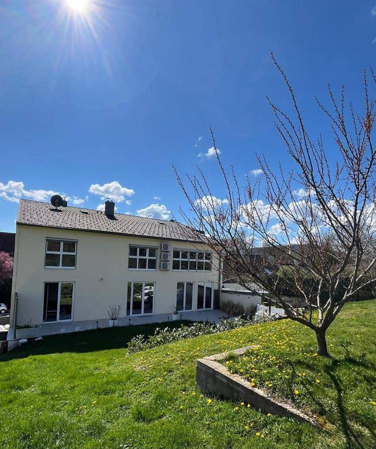 Ganze Wohnung, Three-Bedroom Apartment in Liesing, Wien
