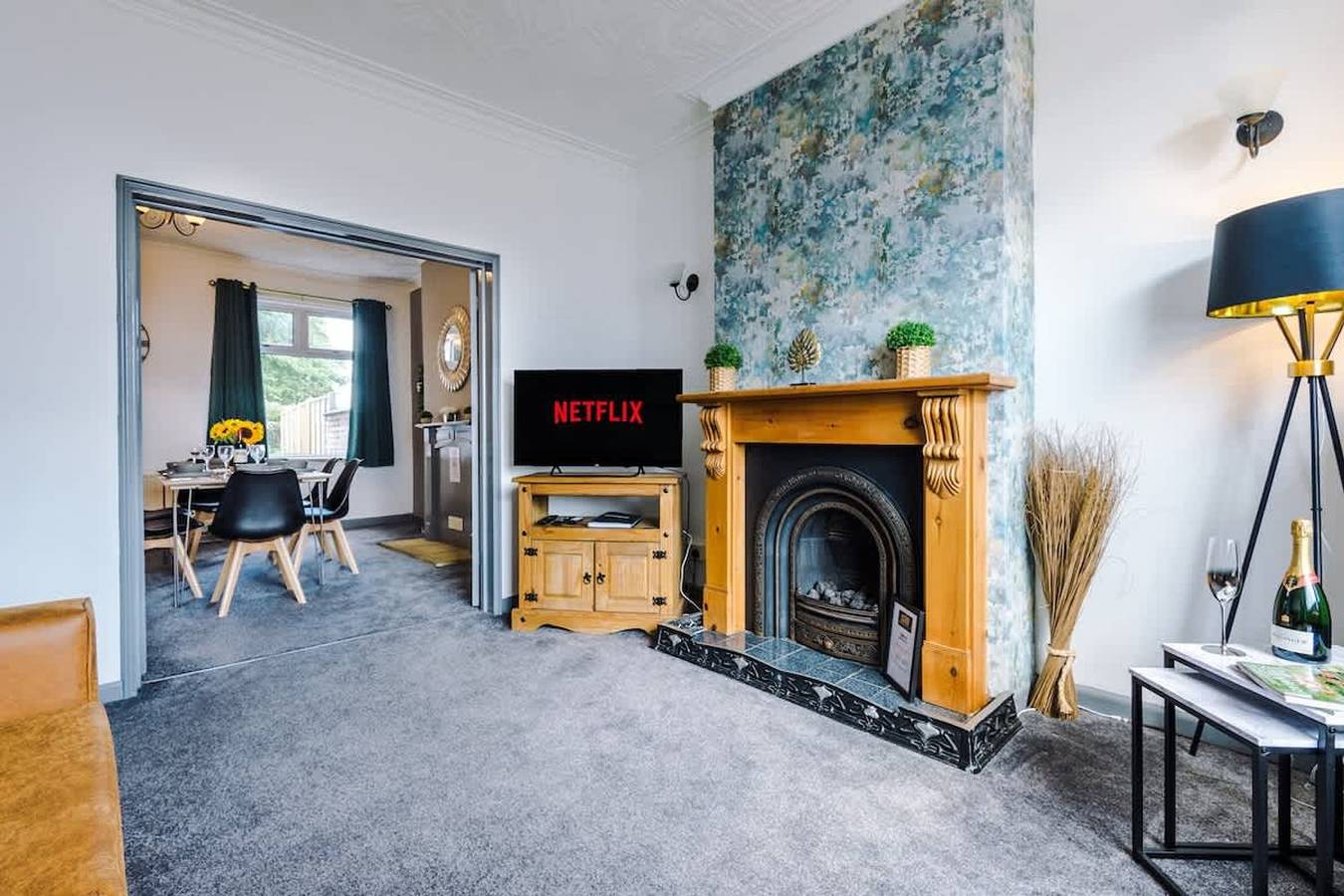 Entire apartment, Perfect for business   large groups  sleeps 8 in Crewe, Cheshire East