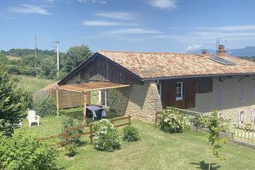 Gîte pour 4 personnes, avec jardin à Saint-Lattier