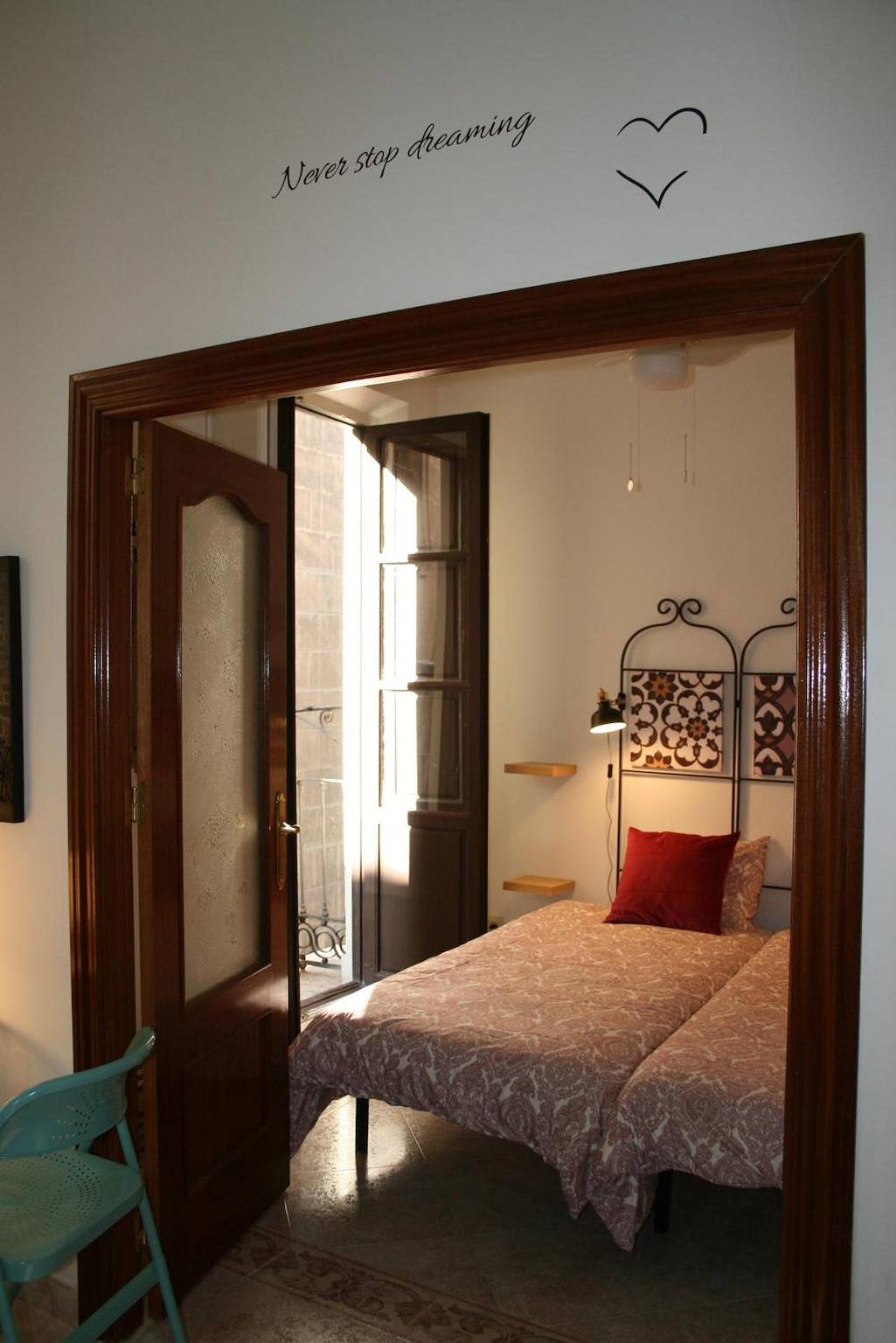 Entire apartment, Apartment 'Alcaicería' with Balcony, Wi-Fi and Air Conditioning in Centro-Sagrario, Granada