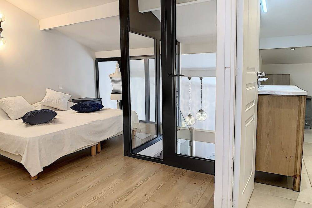 Ganze Wohnung, Superb duplex apartment 200 m from the sea and town center in Cannes La Bocca, Cannes