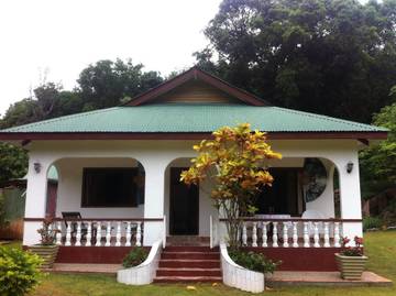 Maison d’hôte pour 2 personnes, avec terrasse et jardin dans La Digue