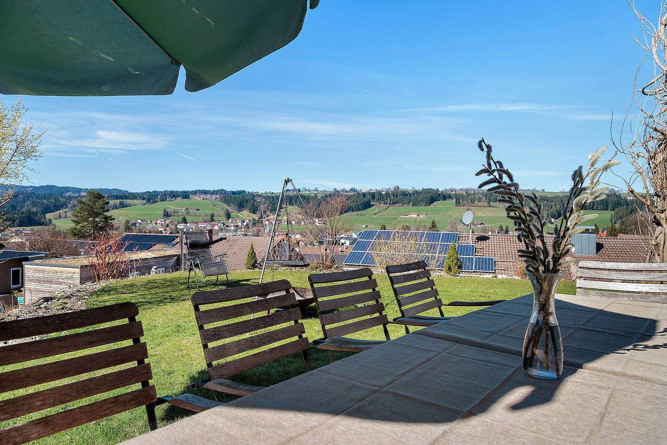 Ganze Wohnung, Ferienwohnung 'Freiraum' mit Bergblick, privater Terrasse und Wlan in Weiler-Simmerberg, Bayerisch Schwaben