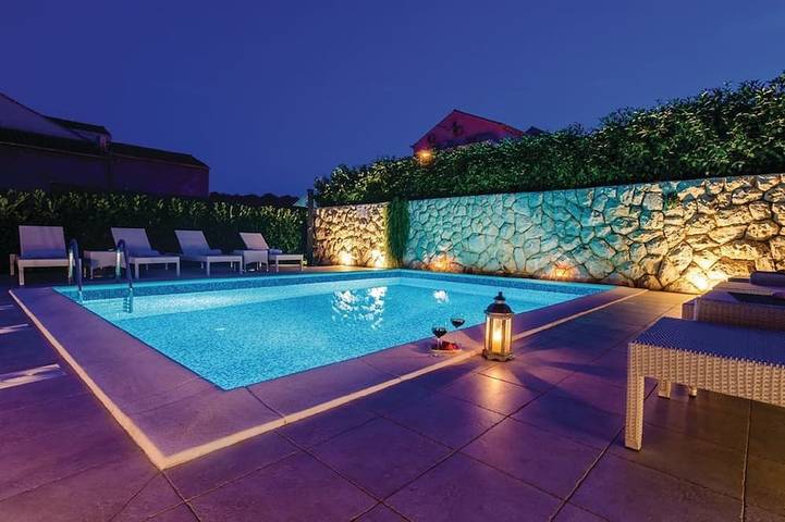 Maison de vacances pour 12 personnes, avec jardin en Croatie