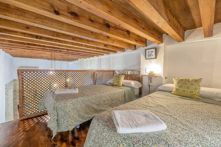Ganze Wohnung, Charming Duplex Apartment in Corredera Center in Distrito Centro (Córdoba), Cordoba