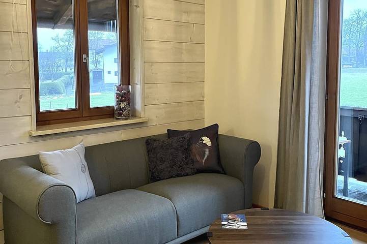 Apartamento entero, In the immediate vicinity of the lake, small, fine apartment newly renovated in Bad Wiessee, Alpes Bávaros