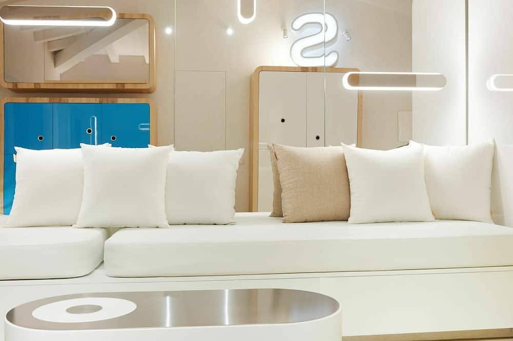 Accogliente appartamento in villa per 6 ospiti con piscina, A/C, Tv e terrazza in Puntaldia, San Teodoro