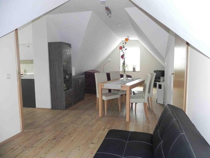 Ferienwohnung für 5 Personen, mit Terrasse und Ausblick in Freyburg (Unstrut)