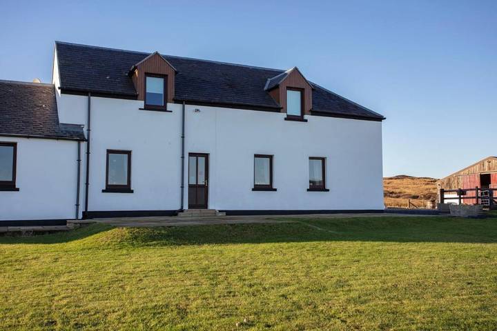 Holiday rental for 8 people, with Terrace and Garden as well as Lake view and View on Islay