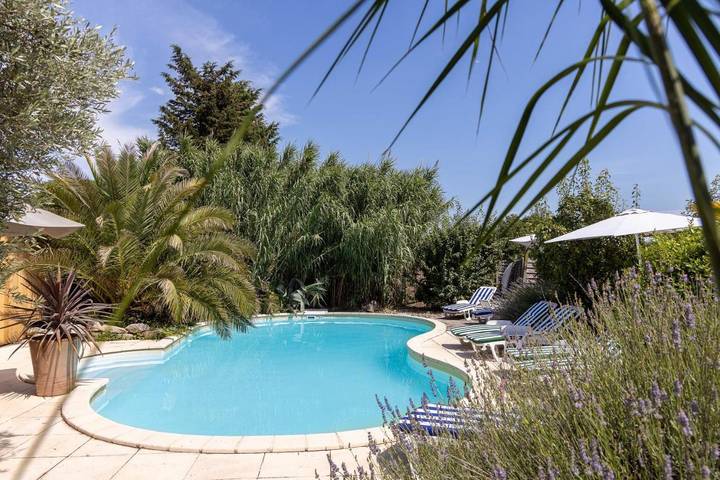 Gîte pour 2 personnes, avec jardin ainsi que piscine et jacuzzi, animaux acceptés à Villeneuve-lès-Montréal - 4