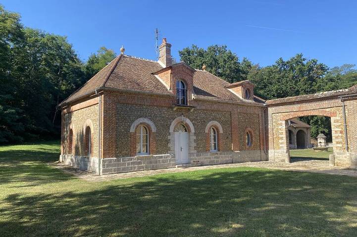 Location de vacances pour 8 personnes, avec jardin et terrasse dans Voulx