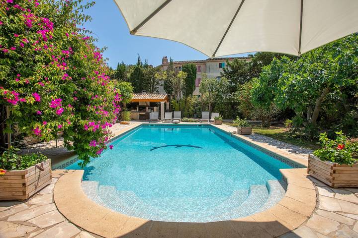 Villa provençale proche de la mer avec piscine privée et Wi-Fi in Saint-Raphaël, Côte méditerranéenne (France)