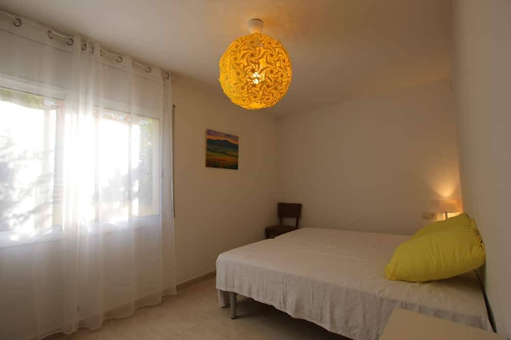 Appartamento intero, Beautiful seaside apartment in quiet neighborhood in Llanca, Upper Empordà