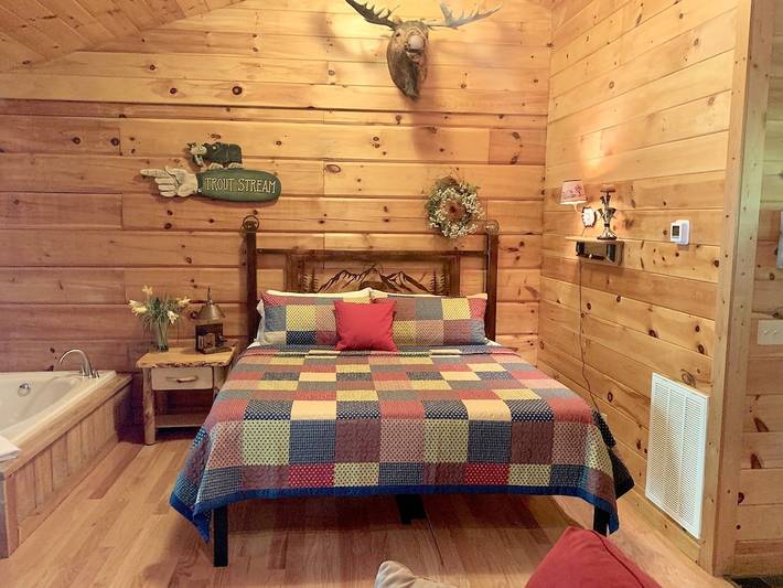 Glamping for 2 people, with terrace and hot tub in Great Smoky Mountains National Park