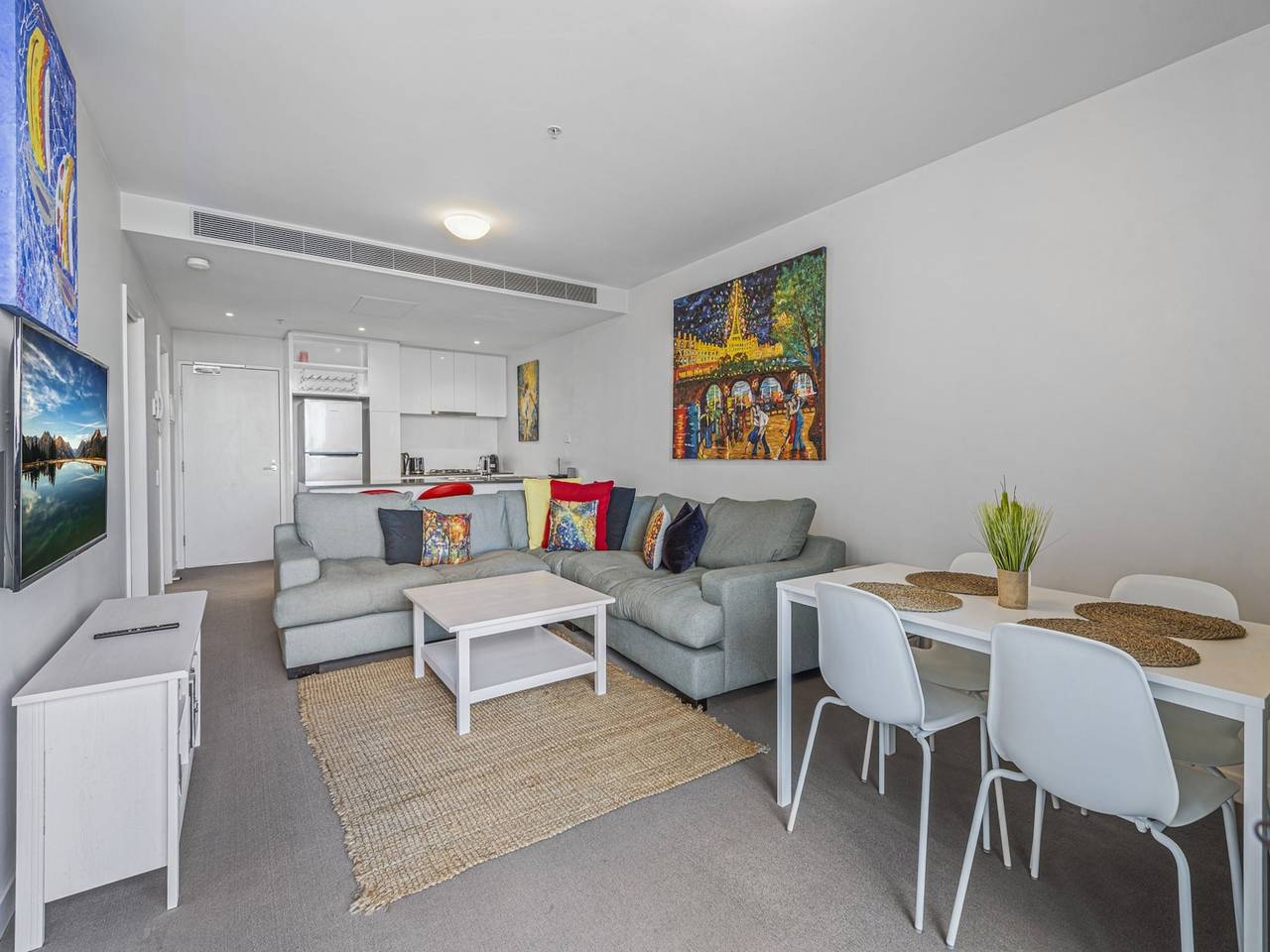 Entire apartment, Docklands Waterfront Elegance with Cityscape Views in Docklands, Melbourne