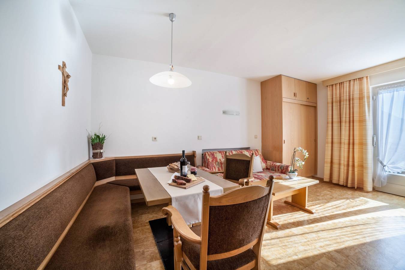 Ganze Wohnung, Ferienwohnung 'Residenz Pichler 2' mit Bergblick, Balkon & Wlan in Stubaier Alpen, St. Leonhard in Passeier